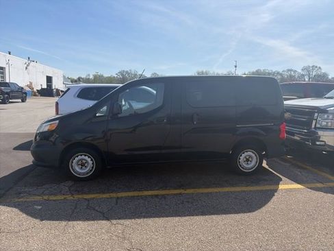Used 2015 Chevrolet City Express LT image 2