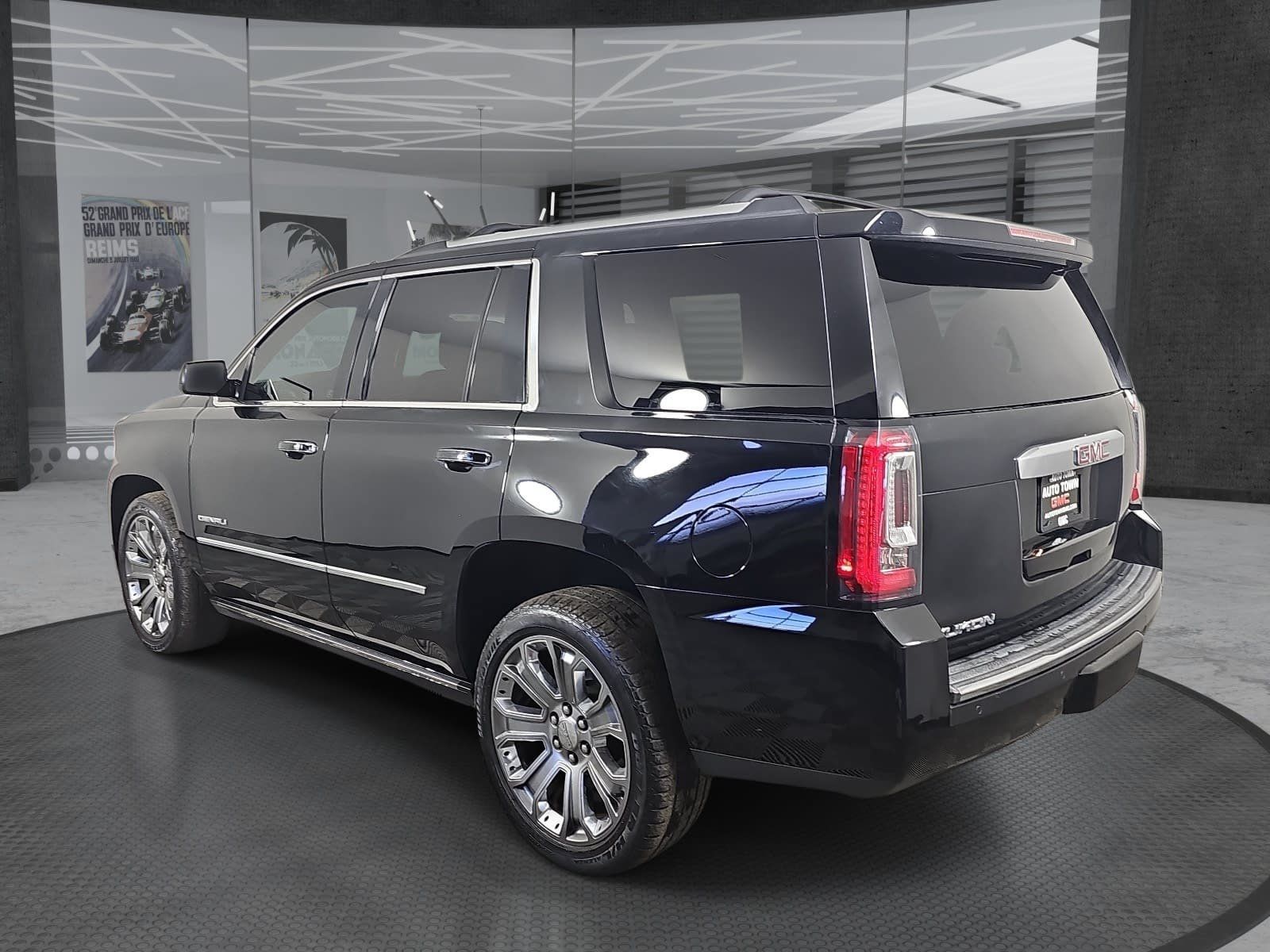 Used 2016 GMC Yukon Denali w/ Open Road Package AWD/4WD image 7