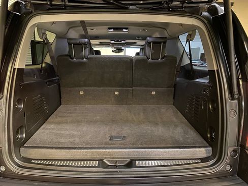 Used 2017 GMC Yukon XL Denali w/ Open Road Package RWD image 28