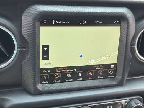 Used 2022 Jeep Wrangler Unlimited Sahara AWD/4WD image 11