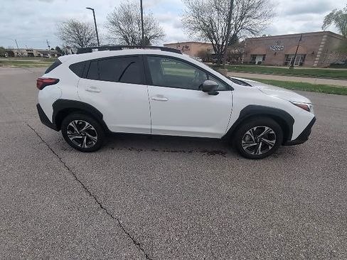 Used 2025 Subaru Crosstrek 2.0i Premium image 2
