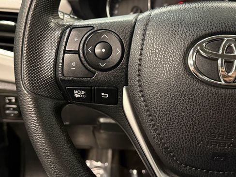 Used 2015 Toyota Corolla LE image 29