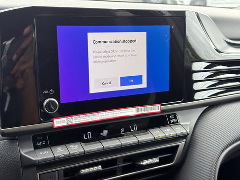 New 2026 Toyota Camry Hybrid FWD image 28