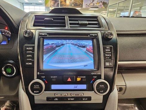 Used 2014 Toyota Camry XLE w/ Leather Package FWD image 18