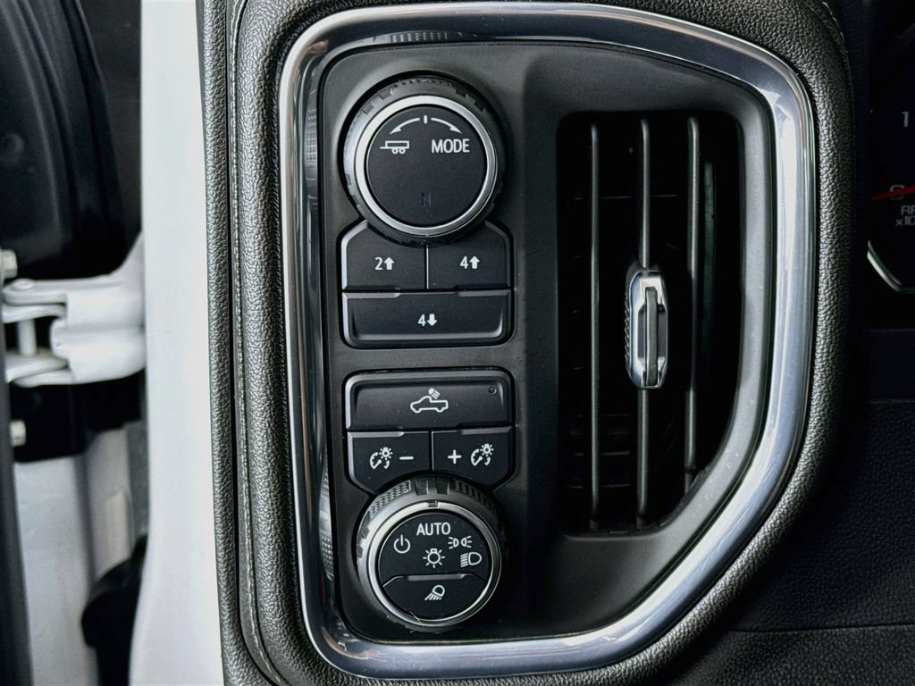 Used 2023 Chevrolet Silverado 2500 LT AWD/4WD image 10