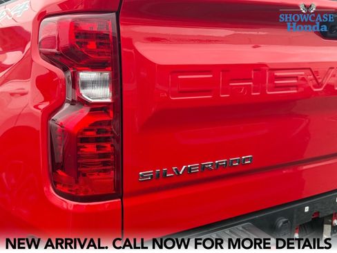 Used 2023 Chevrolet Silverado 1500 Custom image 11