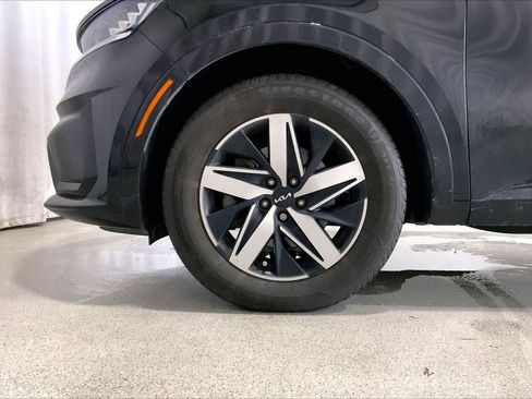 Used 2023 Kia Sorento S w/ Panoramic Sunroof Package FWD image 6
