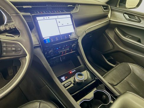 Used 2023 Jeep Grand Cherokee L Limited w/ Luxury Tech Group II image 26