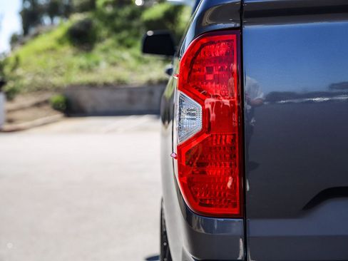 Used 2018 Toyota Tundra SR5 w/ SR5 Upgrade Package image 7