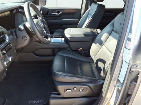 Used 2025 GMC Yukon Denali image 17