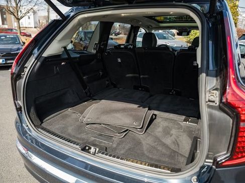 Used 2025 Volvo XC90 B6 Plus image 10