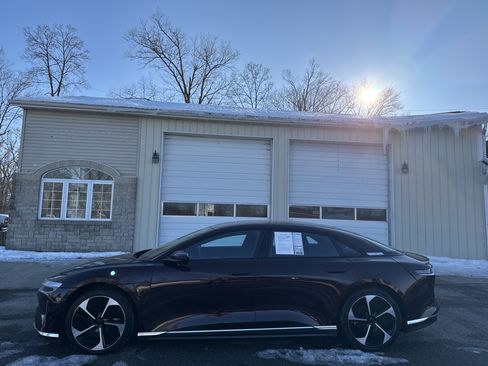 Used 2024 Lucid Air Touring image 9