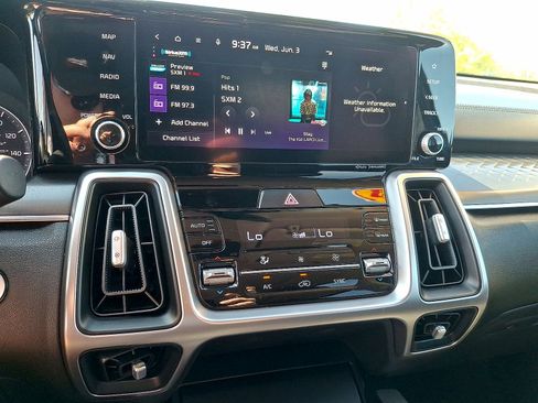 Used 2022 Kia Sorento S w/ Panoramic Sunroof Package FWD image 14