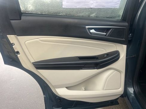 Used 2019 Ford Edge Titanium w/ Cold Weather Package image 18