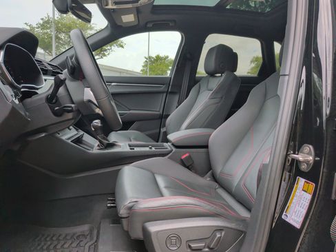 Certified 2025 Audi Q3 2.0T Premium Plus w/ Premium Plus Package AWD/4WD image 16