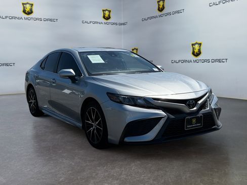 Used 2023 Toyota Camry SE FWD image 7