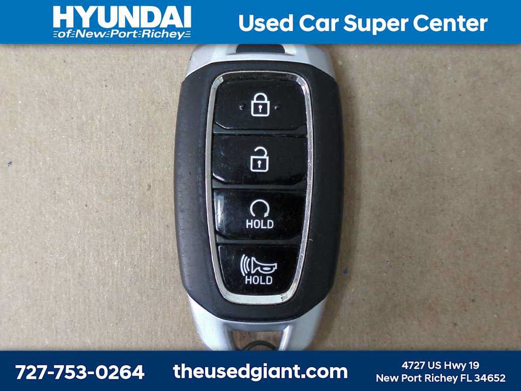 Certified 2025 Hyundai Venue SEL FWD image 30