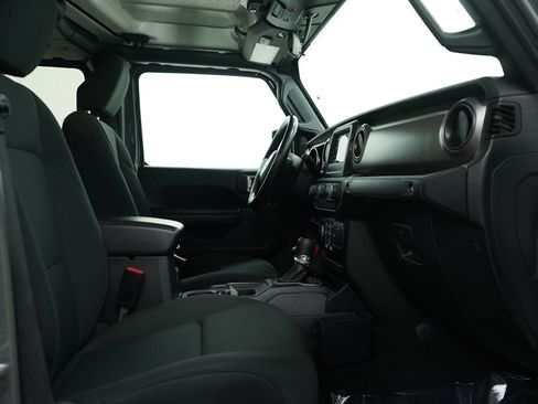 Used 2021 Jeep Gladiator Sport image 11