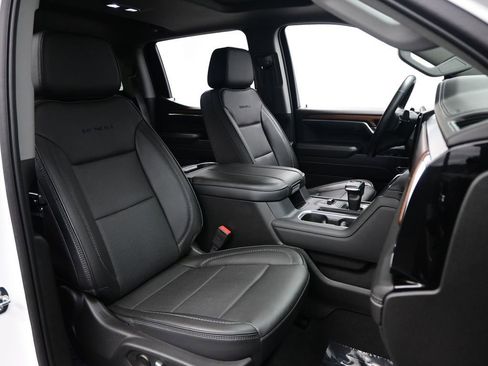 Used 2023 GMC Sierra 1500 Denali w/ Denali Reserve Package AWD/4WD image 10