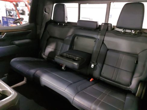 Used 2022 Chevrolet Silverado 1500 High Country w/ High Country Premium Package image 16