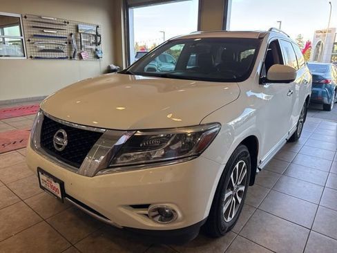 Used 2015 Nissan Pathfinder SL w/ SL Premium Package AWD/4WD image 3