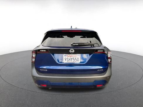 Used 2025 Nissan Kicks SV image 6