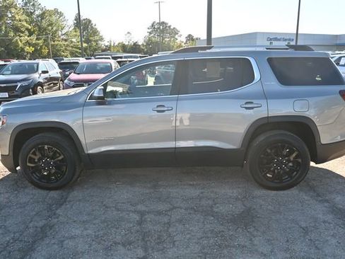 Used 2023 GMC Acadia SLE w/ Driver Convenience Package image 2