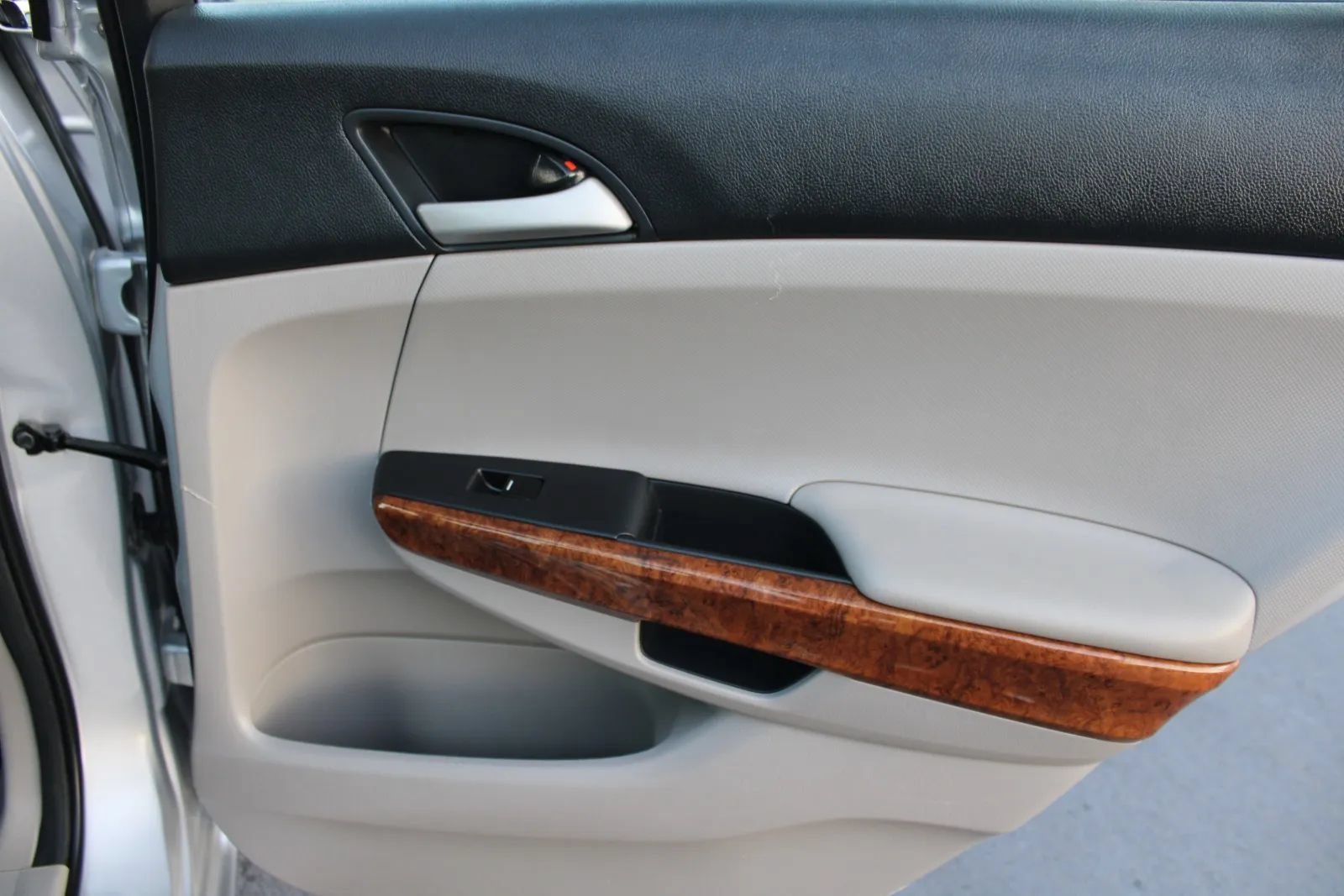 Used 2012 Honda Accord EX image 24