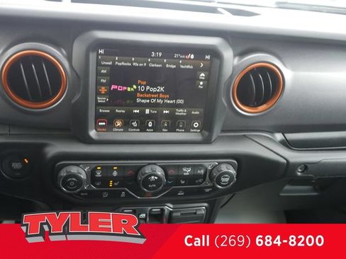 Used 2022 Jeep Gladiator Mojave w/ Cold Weather Group AWD/4WD image 47