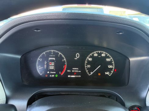 Used 2025 Honda HR-V LX image 17