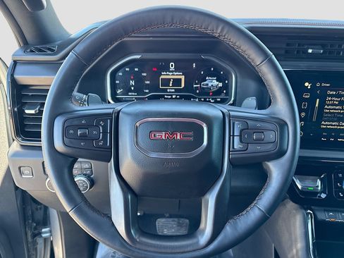 Used 2024 GMC Sierra 1500 AT4 w/ Technology Package AWD/4WD image 11