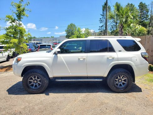 Used 2015 Toyota 4Runner SR5 RWD image 4