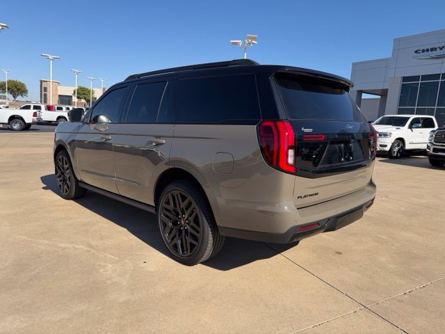 Used 2026 Ford Expedition Platinum w/ Stealth Performance Package AWD/4WD image 4
