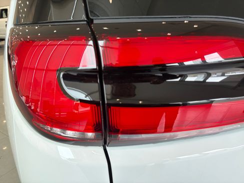 New 2026 Chrysler Pacifica Select image 31