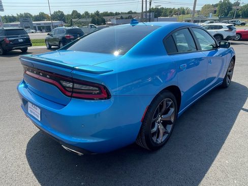 Used 2019 Dodge Charger SXT w/ Plus Group RWD image 5