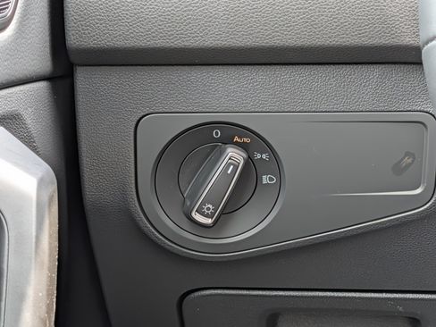 Certified 2023 Volkswagen Tiguan SE R-Line AWD/4WD image 27