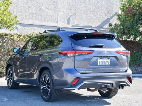 Certified 2022 Toyota Highlander XSE image 8