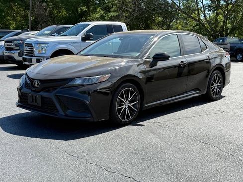 Used 2021 Toyota Camry SE FWD image 8