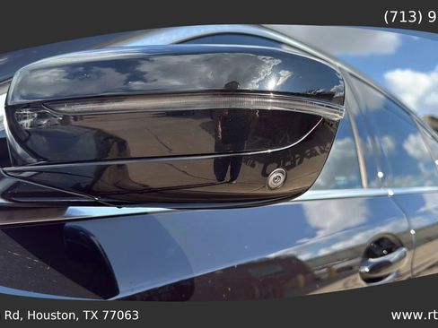 Used 2021 BMW 540i w/ Convenience Package image 19