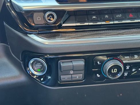 Used 2025 Chevrolet Silverado 1500 LT AWD/4WD image 18