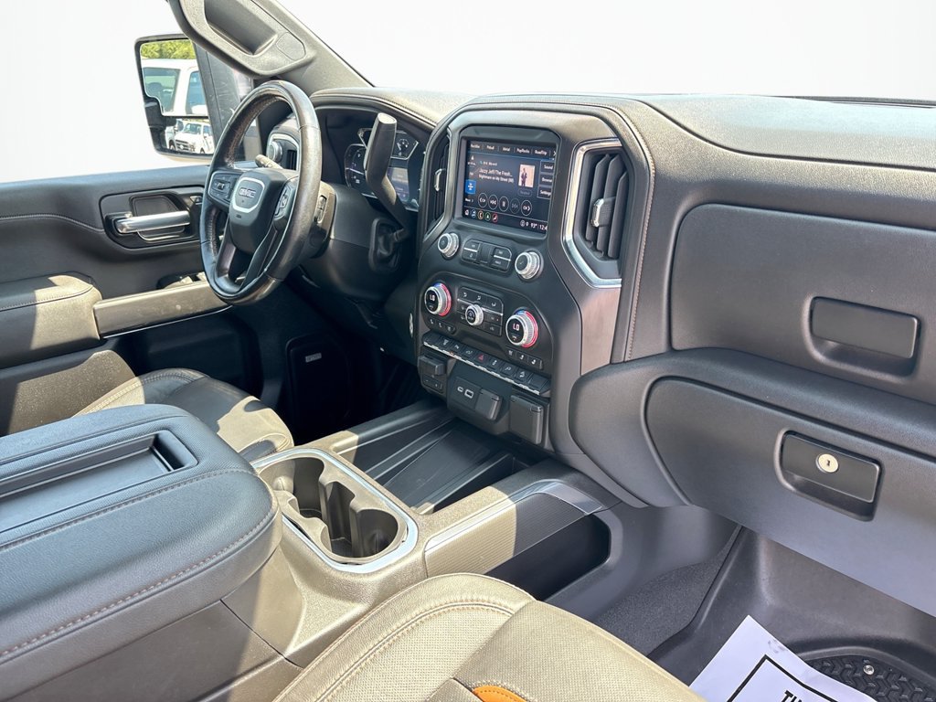 Used 2022 GMC Sierra 2500 AT4 w/ AT4 Preferred Package AWD/4WD image 14