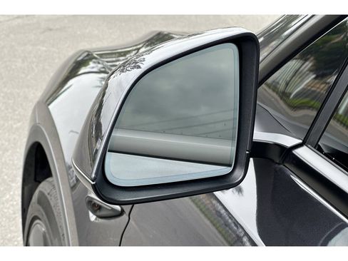 Used 2026 Tesla Model Y Long Range RWD image 11