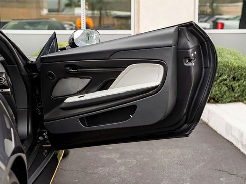 Used 2025 Aston Martin Vanquish image 20