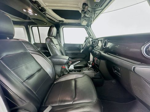 Used 2020 Jeep Wrangler Unlimited Sahara AWD/4WD image 29