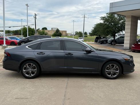 Used 2023 Honda Accord EX image 6
