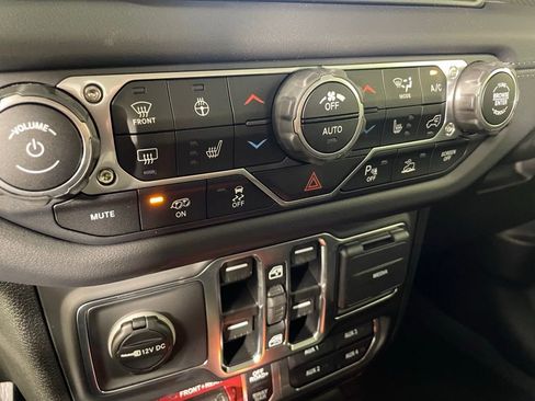 New 2025 Jeep Wrangler Unlimited Rubicon 392 image 33