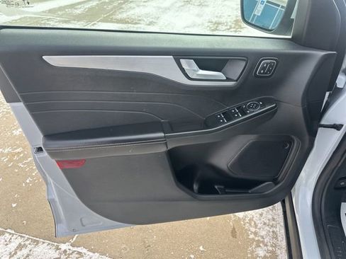 Used 2025 Ford Escape Platinum image 15