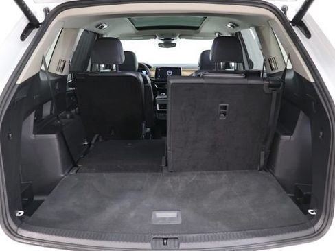 Used 2025 Volkswagen Atlas SE FWD image 34