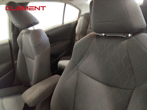 Used 2020 Toyota Corolla LE image 28