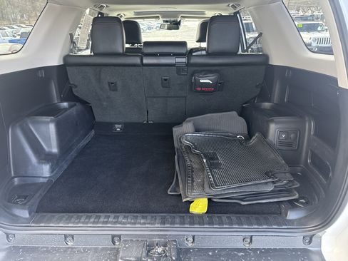 Used 2024 Toyota 4Runner TRD Off-Road Premium image 5